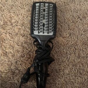 Black and Gray Hair Straightening Brush